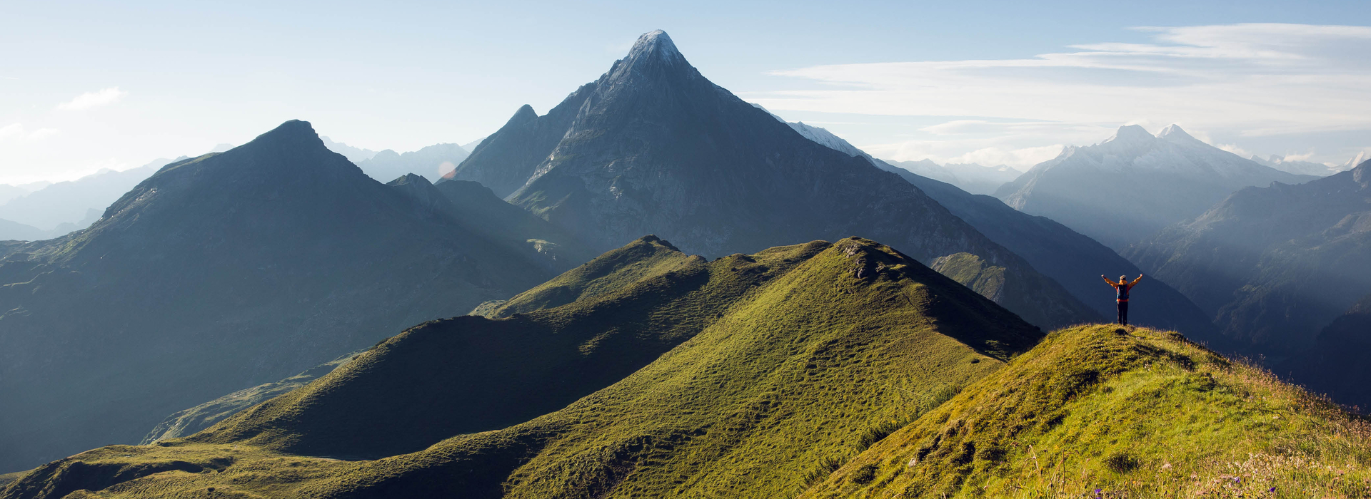 Wanderurlaub mit Traumblick auf den Bergen in Hintertux