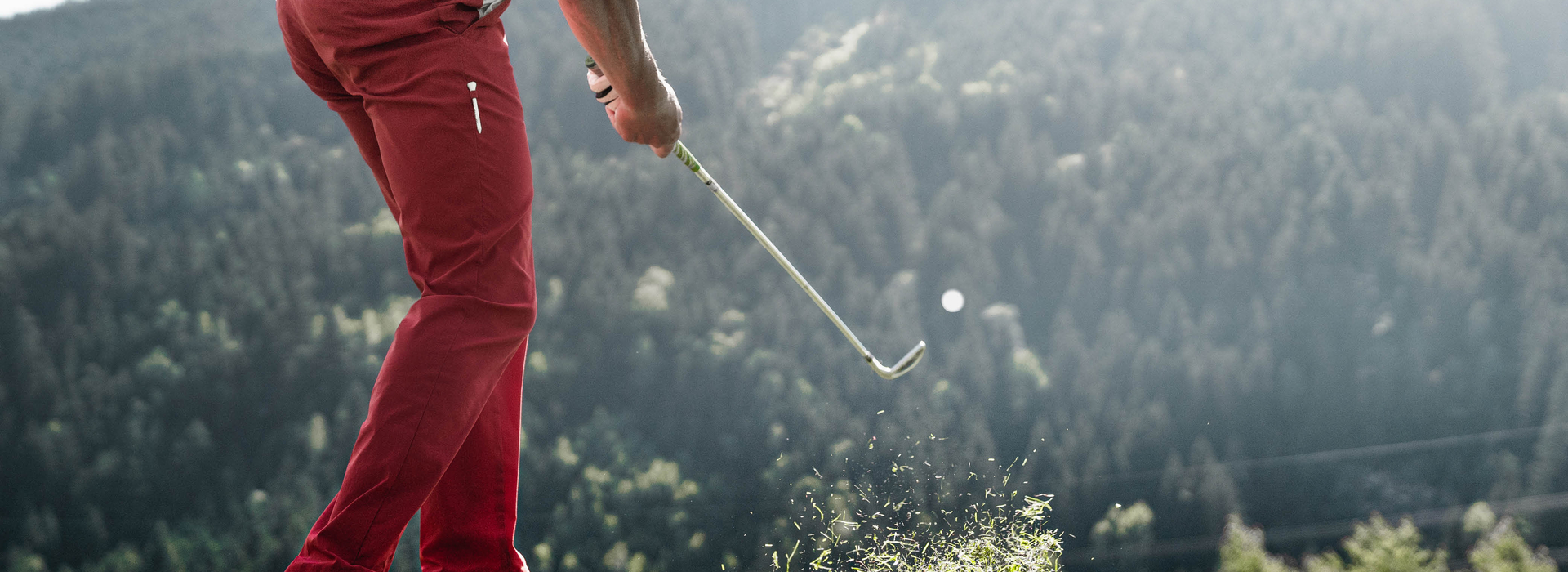 Golfer beim Abschlag in Hintertux