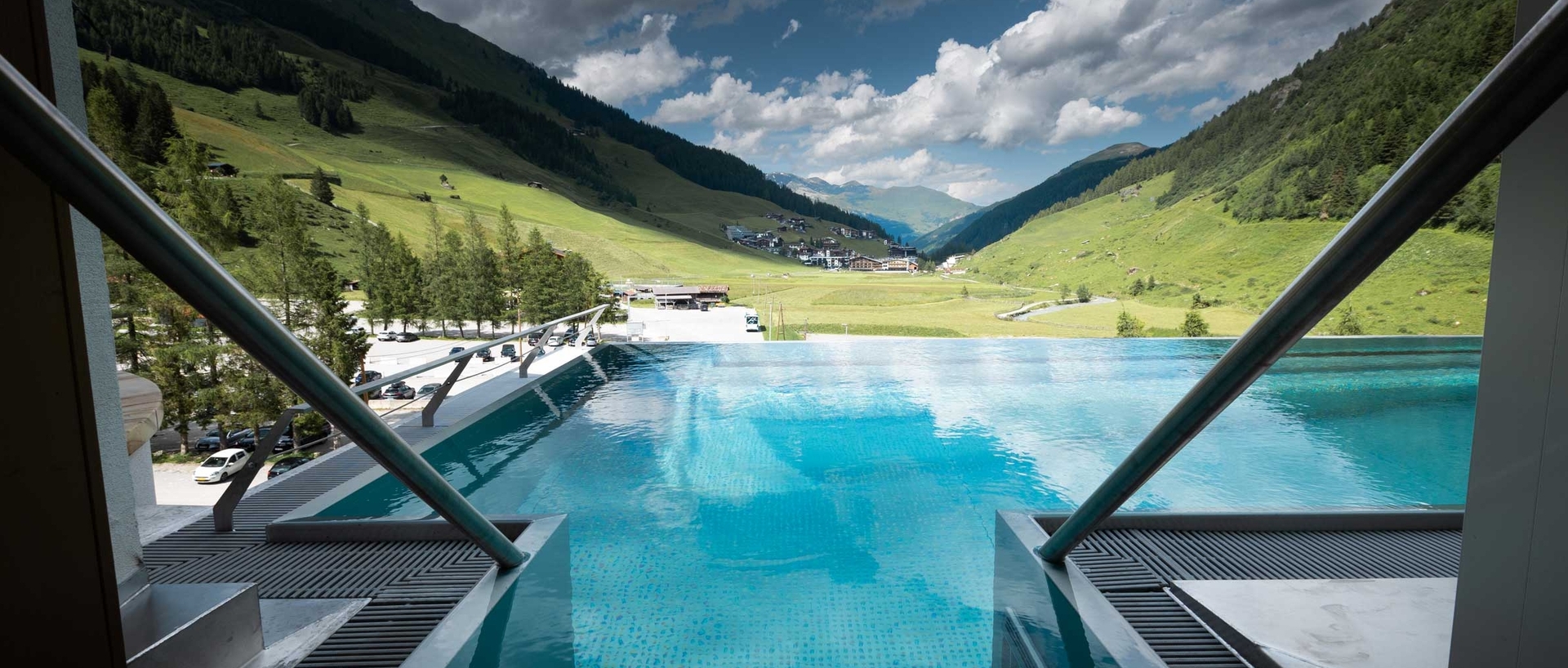 Blick auf den Skypool im Neuhintertux