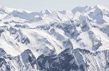 Blick auf die Tuxer Alpen vom Hintertuxer Gletscher aus